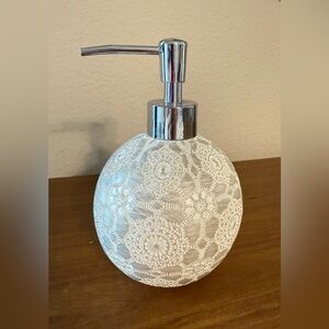NWOT JIE YI Carved Flower Design Soap Dispenser